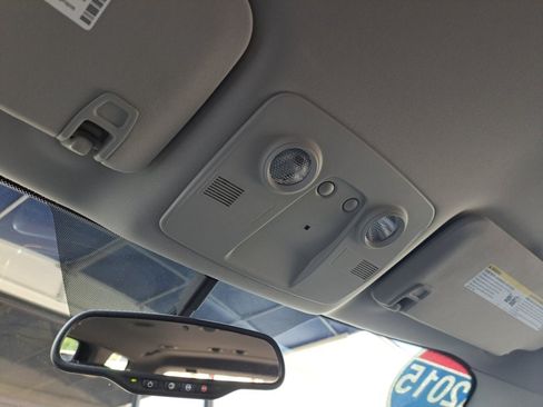 Used 2015 GMC Acadia SLE FWD image 33