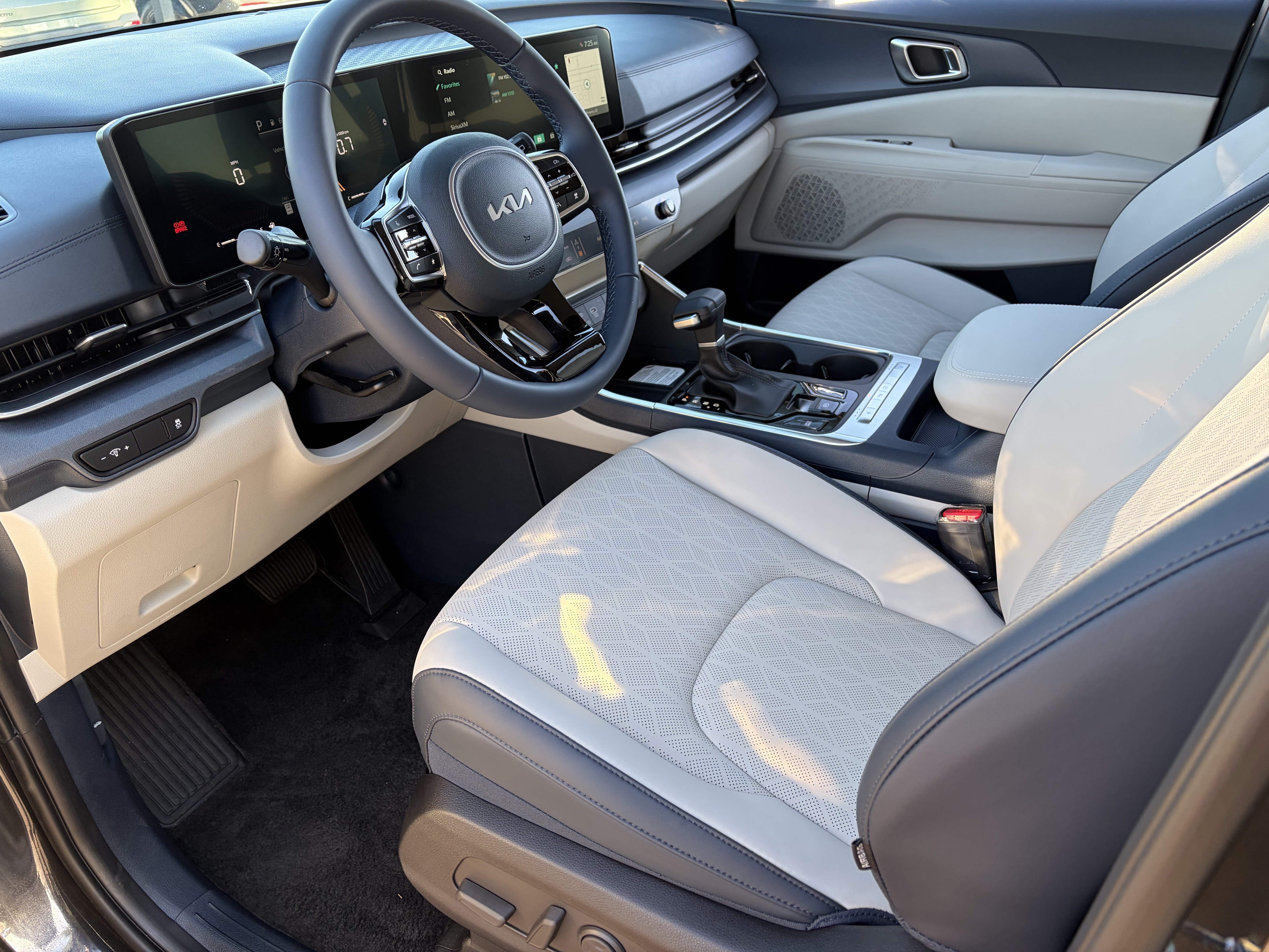 New 2026 Kia Carnival EX FWD image 16