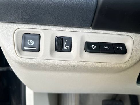 Used 2021 GMC Acadia Denali w/ Denali Technology Package FWD image 26