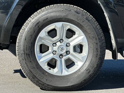 Used 2024 Toyota 4Runner SR5 image 23