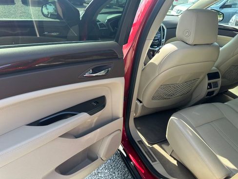 Used 2015 Cadillac SRX Luxury w/ Driver Awareness Package FWD image 11