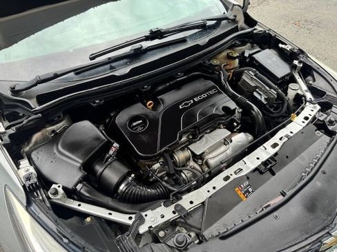 Used 2017 Chevrolet Cruze LT w/ Convenience Package image 18