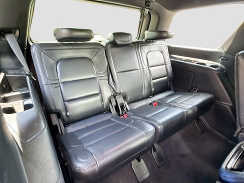 Used 2021 Lincoln Navigator Reserve AWD/4WD image 30