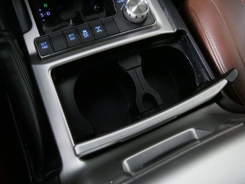 Used 2019 Toyota Land Cruiser Base image 28