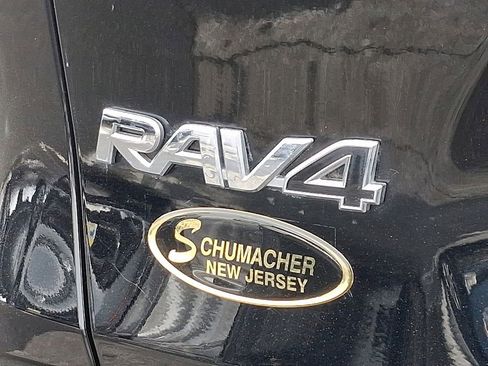 Used 2019 Toyota RAV4 Limited image 30