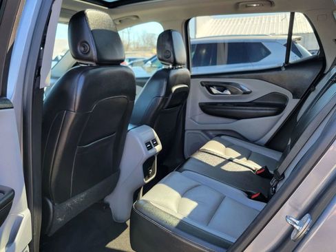 Used 2021 GMC Terrain SLT FWD image 9