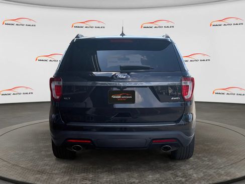 Used 2019 Ford Explorer XLT w/ Equipment Group 202A AWD/4WD image 9