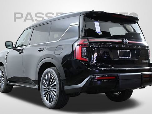 New 2025 Nissan Armada Platinum Reserve image 4