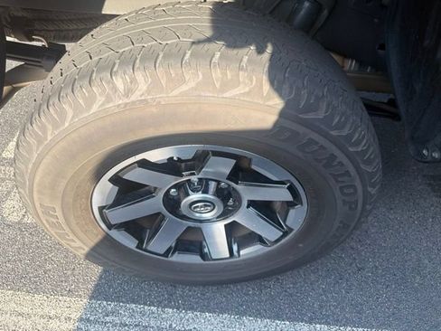 Used 2023 Toyota Tacoma SR w/ SR Convenience Package RWD image 7