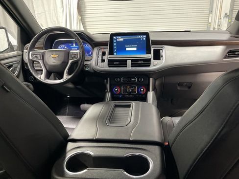 Used 2024 Chevrolet Suburban Premier image 16