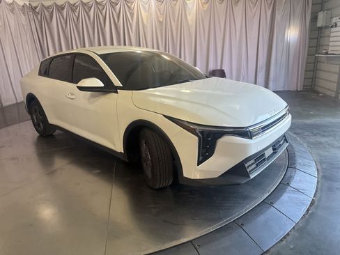 Used 2025 Kia K4 FWD image 3