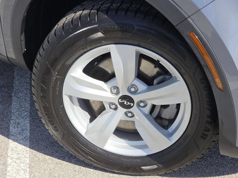 Used 2022 Kia Sorento LX FWD image 10