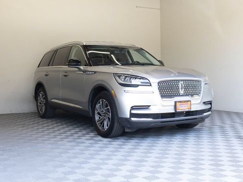 Used 2023 Lincoln Aviator AWD image 6