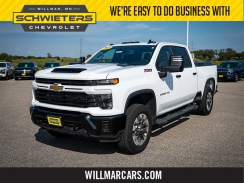 Used 2024 Chevrolet Silverado 2500 Custom w/ Custom Value Package image 1