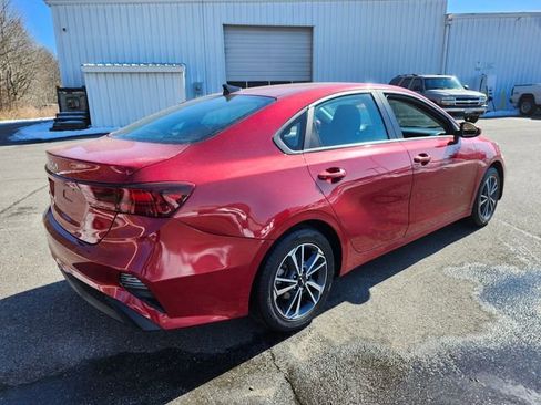 Used 2024 Kia Forte LXS FWD image 7