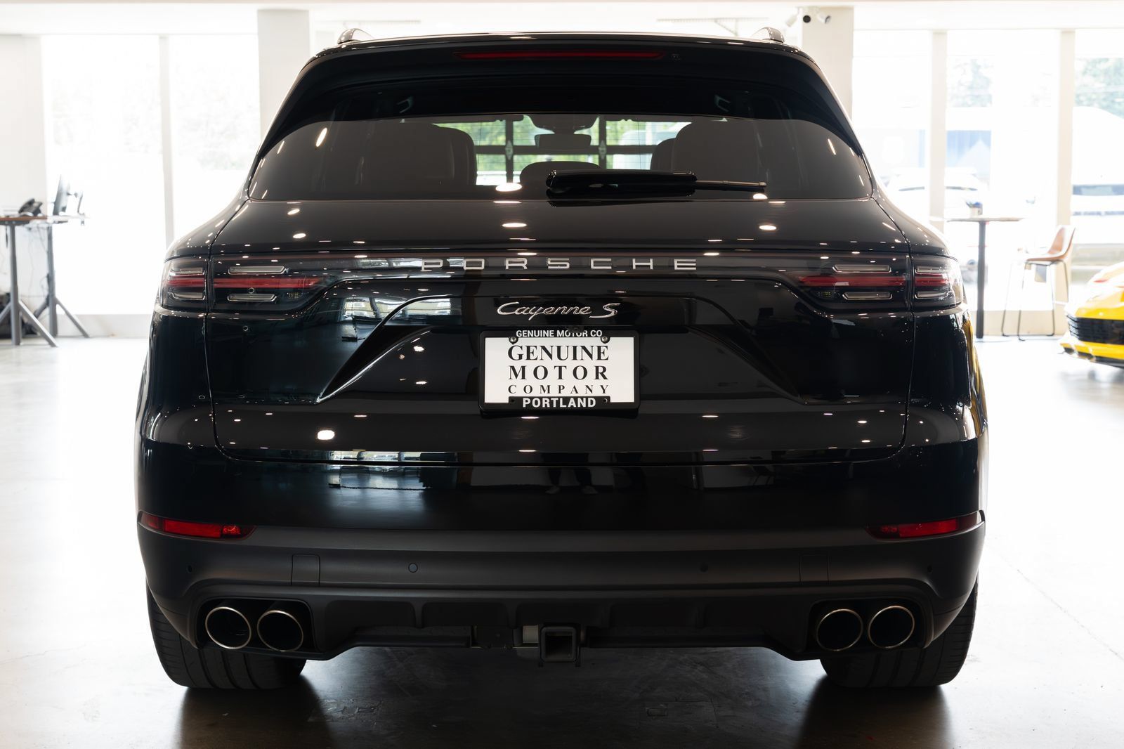 Used 2023 Porsche Cayenne S AWD/4WD image 5