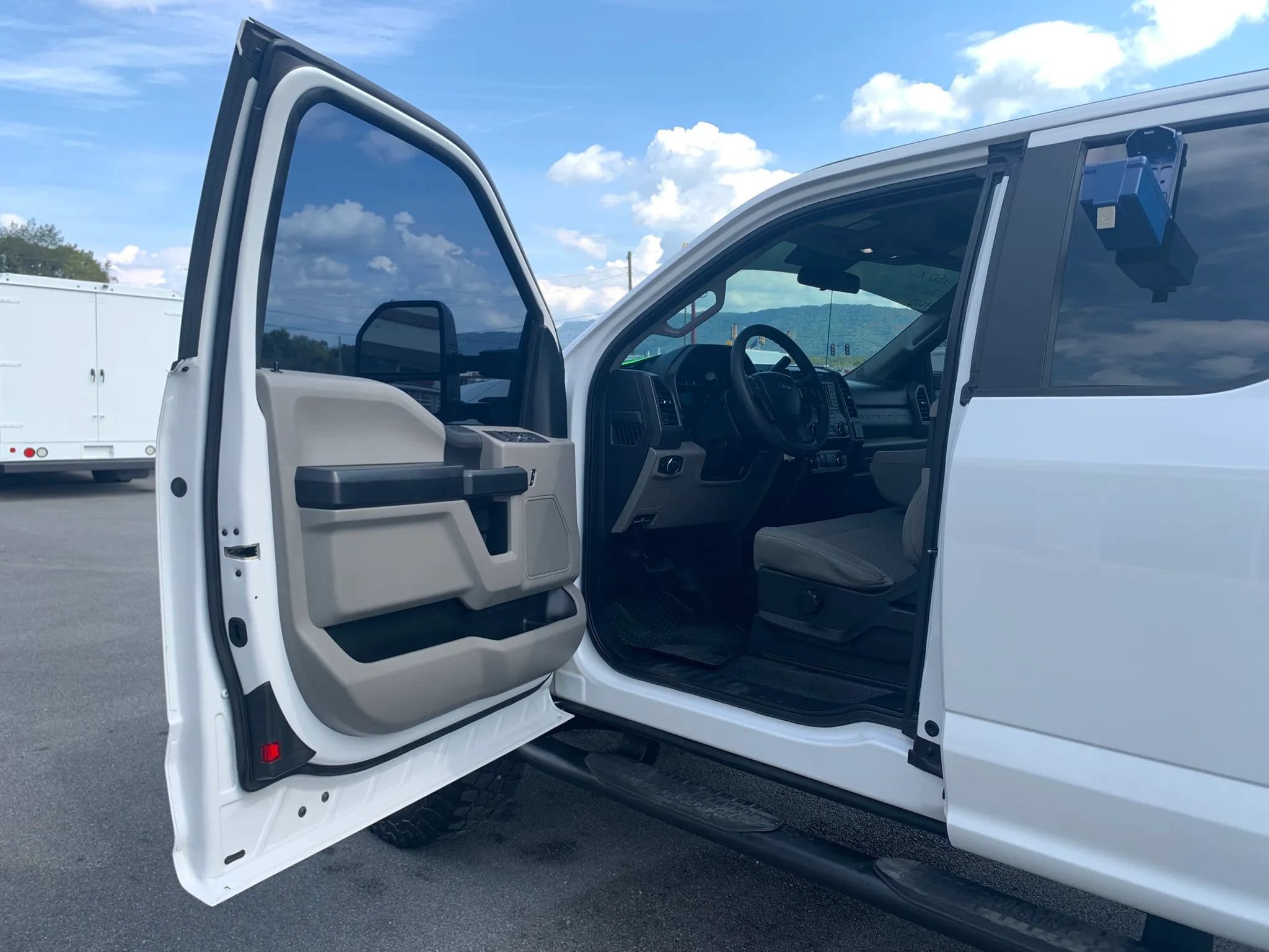 Used 2019 Ford F250 XL w/ XL Value Package AWD/4WD image 8