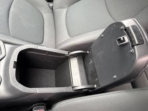 Used 2021 Toyota RAV4 LE FWD image 22