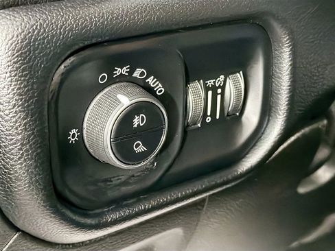 Used 2019 RAM 1500 Big Horn image 10