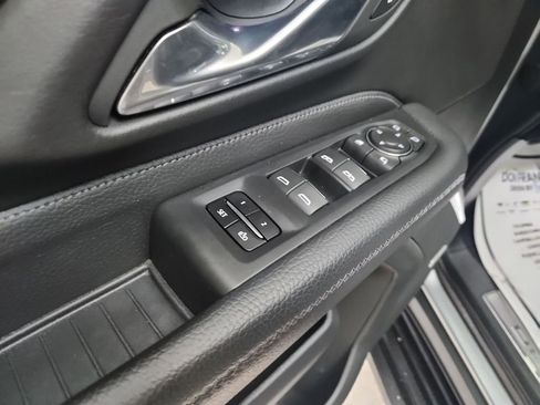Used 2023 GMC Yukon Denali AWD/4WD image 19