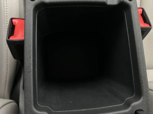 Used 2020 Volkswagen Tiguan SE w/ Panoramic Sunroof Package image 21