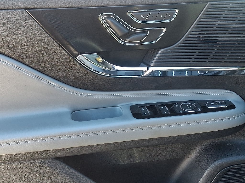 Used 2020 Lincoln Corsair AWD w/ Equipment Group 101A image 13