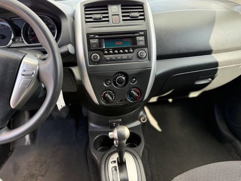 Used 2018 Nissan Versa SV image 10
