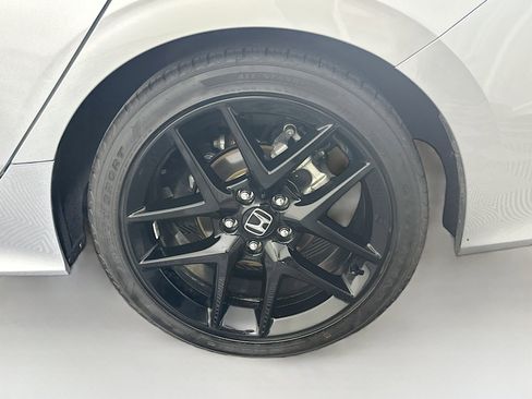Used 2025 Honda Civic Sport image 11