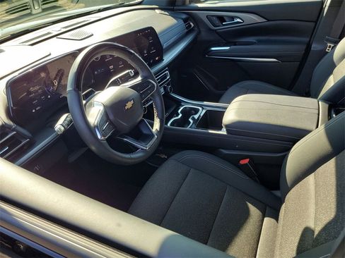 Used 2025 Chevrolet Traverse LT w/ Enhanced Driving Package image 10