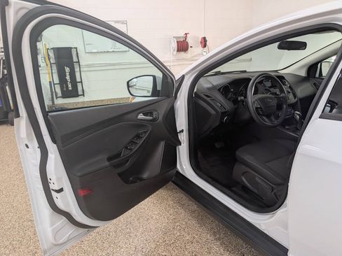 Used 2016 Ford Focus SE FWD image 6