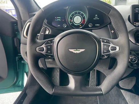 Used 2022 Aston Martin V8 Vantage Coupe image 11