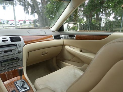 Used 2005 Lexus ES 330 image 18