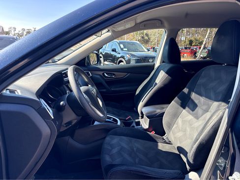 Used 2015 Nissan Rogue SV w/ SV Premium Package image 18