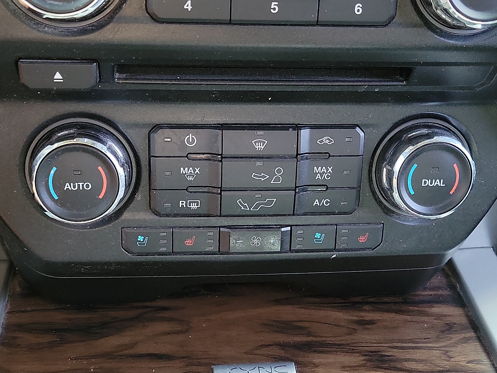 Used 2018 Ford F150 Lariat AWD/4WD image 15