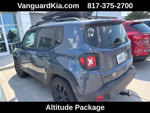 Used 2023 Jeep Renegade Altitude w/ Convenience Group I AWD/4WD image 4