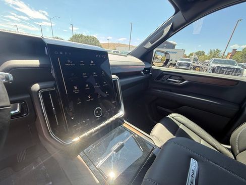 Used 2026 GMC Yukon XL Denali w/ Sun & Power Step Package AWD/4WD image 13