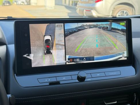 Used 2025 Nissan Rogue SL image 22