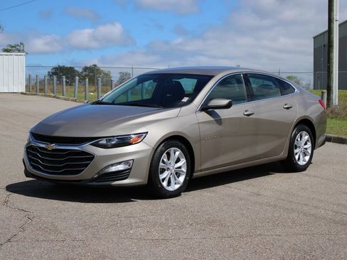 Used 2023 Chevrolet Malibu LT FWD image 2