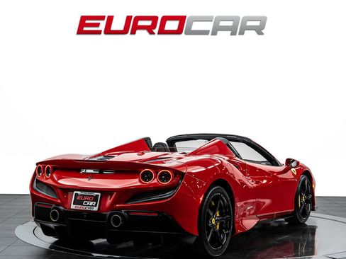 Used 2021 Ferrari F8 Tributo RWD image 6