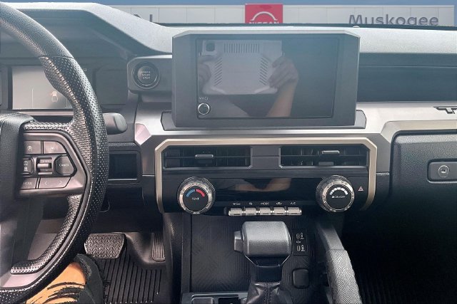 Used 2026 Toyota Tacoma SR5 AWD/4WD image 10