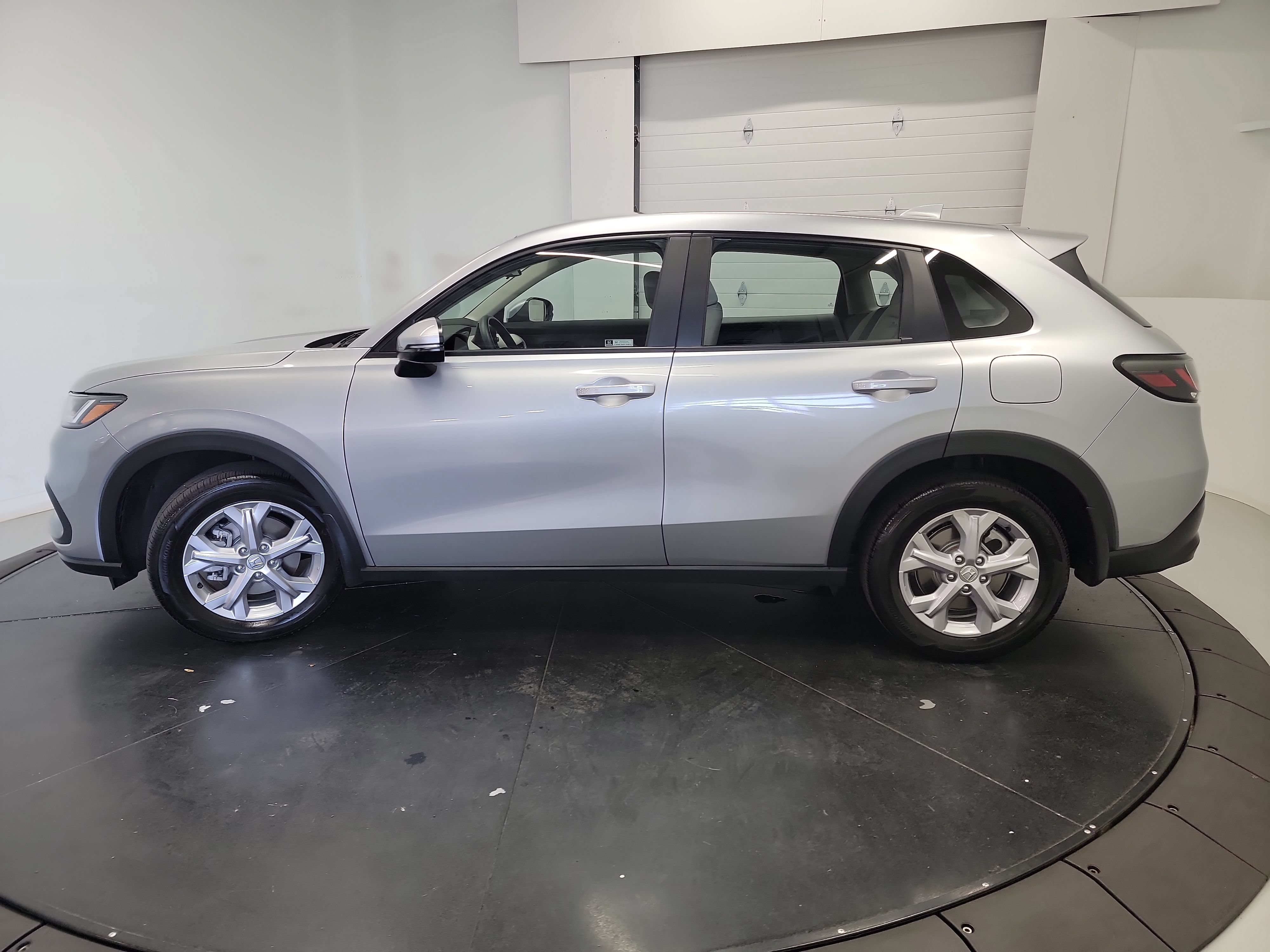 Used 2024 Honda HR-V LX image 5