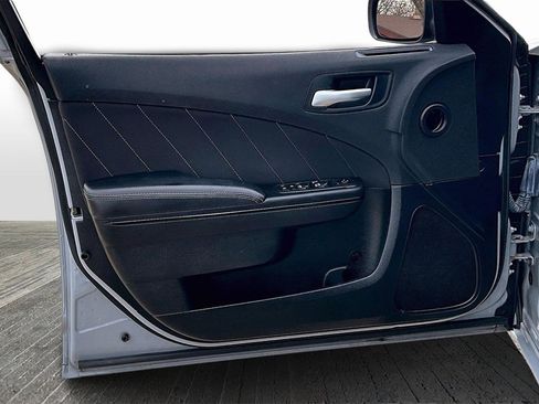 Used 2022 Dodge Charger SXT w/ Blacktop Package image 18