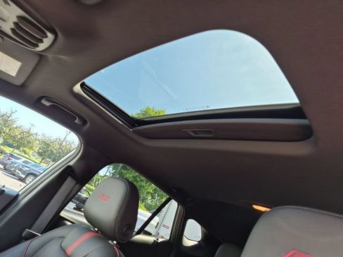 Used 2024 Chevrolet Trax RS w/ Sunroof Package FWD image 20