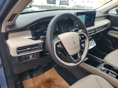 New 2026 Lincoln Corsair Premiere image 12