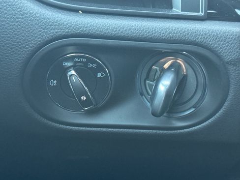 Used 2025 Porsche Macan image 23