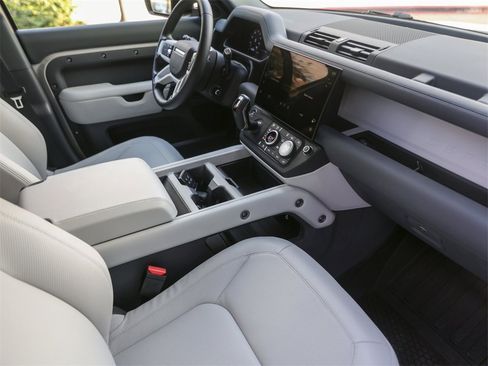 Used 2026 Land Rover Defender 110 S image 37