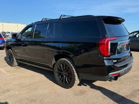 Used 2024 GMC Yukon XL Denali w/ Denali Reserve Package AWD/4WD image 3
