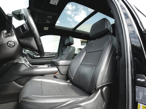 Used 2023 GMC Yukon XL Denali AWD/4WD image 36