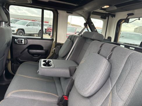 Used 2025 Jeep Wrangler Unlimited Sport S 4xe w/ Convenience Group AWD/4WD image 35