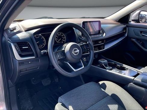 Certified 2023 Nissan Rogue SV image 17